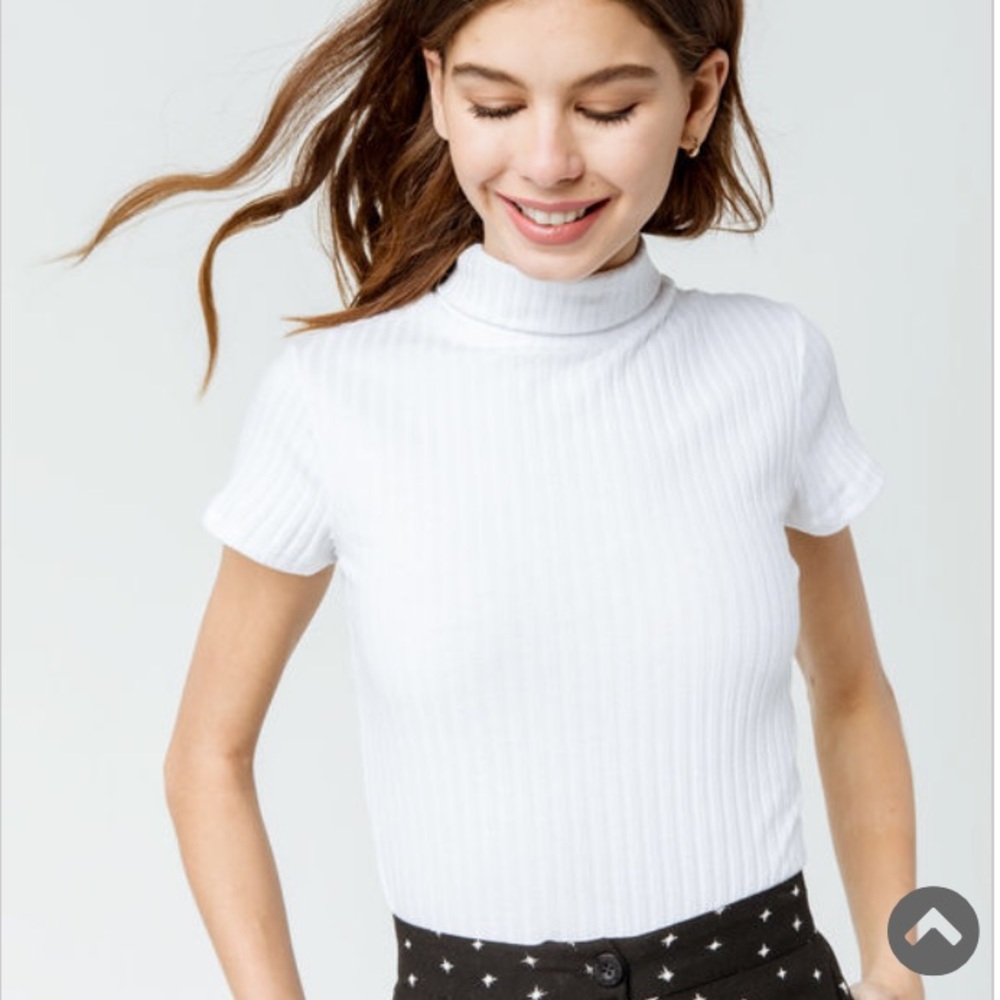 Tillys White Short Sleeve Turtleneck